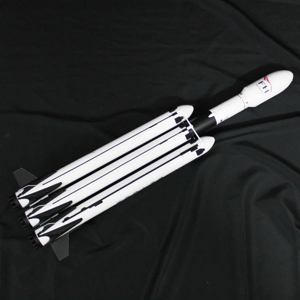 Maquette de fusée Falcon Heavy imprimée en 3D, par Oliver Braun Maquette de fusée Falcon Heavy imprimée en 3D, par Oliver Braun